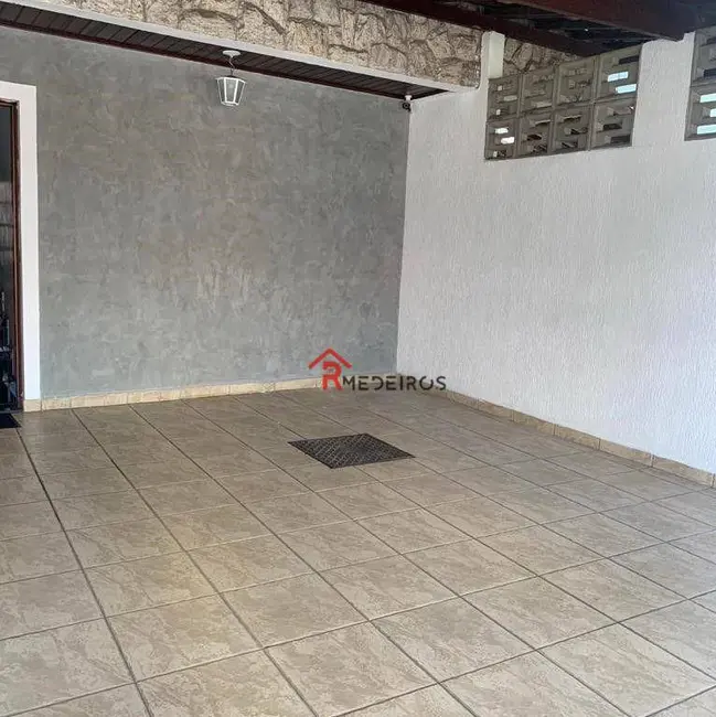 Sobrado com 3 quartos à venda, 174m2 em Praia Grande - SP - imagem 4 Foto 4 de Sobrado com 3 quartos à venda, 174m2 em Praia Grande - SP
