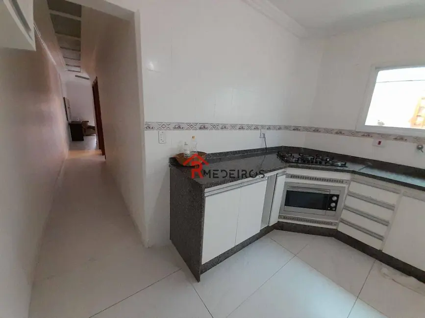 Sobrado com 4 quartos à venda, 190m2 em Guilhermina, Praia Grande - SP - imagem 5 Foto 5 de Sobrado com 4 quartos à venda, 190m2 em Guilhermina, Praia Grande - SP