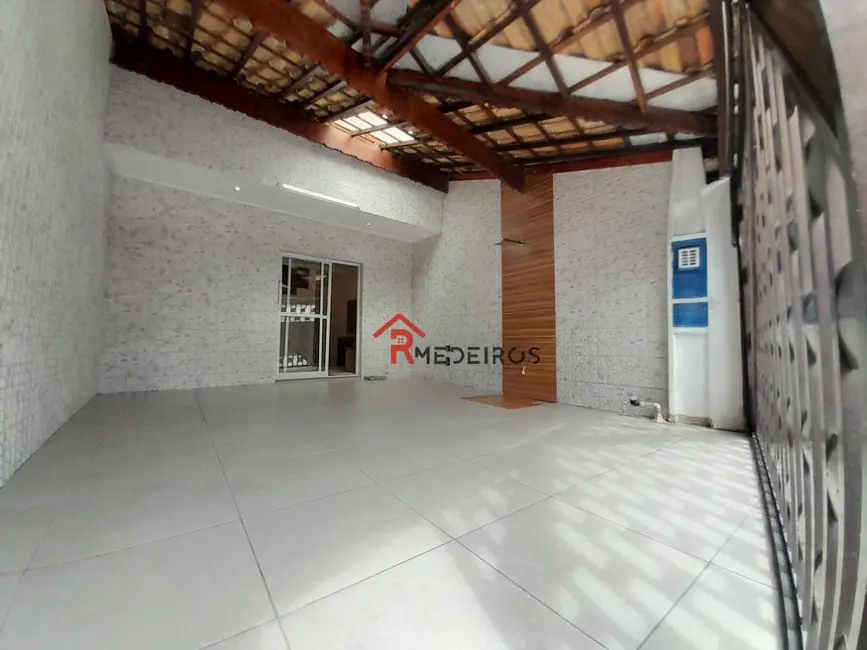 Sobrado com 4 quartos à venda, 190m2 em Guilhermina, Praia Grande - SP - imagem 2 Foto 2 de Sobrado com 4 quartos à venda, 190m2 em Guilhermina, Praia Grande - SP