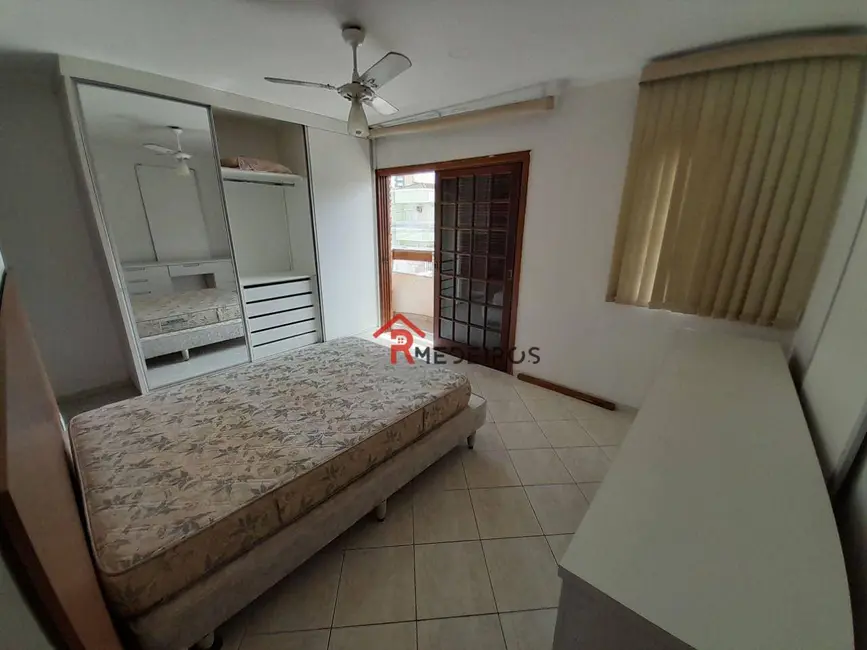 Sobrado com 4 quartos à venda, 190m2 em Guilhermina, Praia Grande - SP - imagem 7 Foto 7 de Sobrado com 4 quartos à venda, 190m2 em Guilhermina, Praia Grande - SP