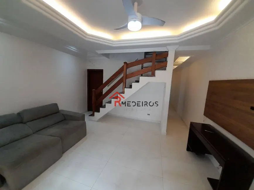 Sobrado com 4 quartos à venda, 190m2 em Guilhermina, Praia Grande - SP - imagem 4 Foto 4 de Sobrado com 4 quartos à venda, 190m2 em Guilhermina, Praia Grande - SP