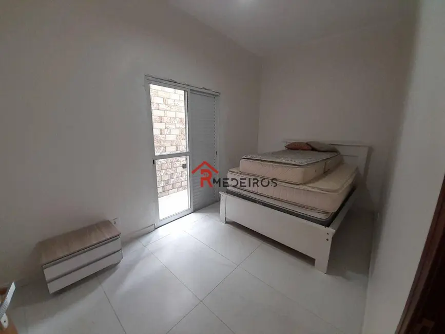 Sobrado com 4 quartos à venda, 190m2 em Guilhermina, Praia Grande - SP - imagem 9 Foto 9 de Sobrado com 4 quartos à venda, 190m2 em Guilhermina, Praia Grande - SP