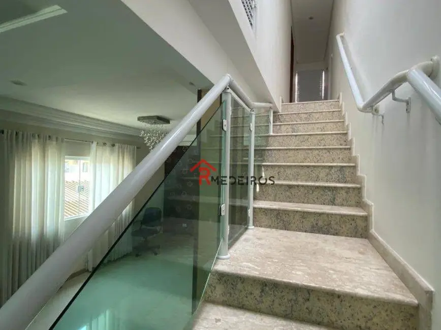 Sobrado com 3 quartos à venda, 227m2 em Praia Grande - SP - imagem 9 Foto 9 de Sobrado com 3 quartos à venda, 227m2 em Praia Grande - SP