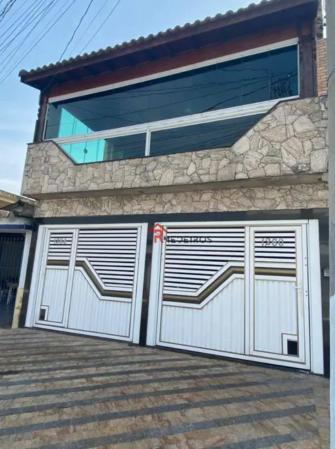 Sobrado com 3 quartos à venda, 227m2 em Praia Grande - SP - imagem 1 Foto 1 de Sobrado com 3 quartos à venda, 227m2 em Praia Grande - SP