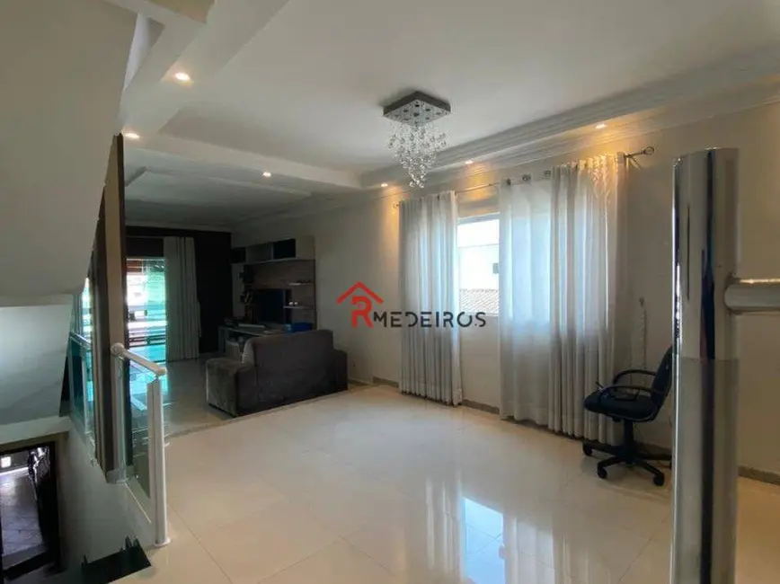 Sobrado com 3 quartos à venda, 227m2 em Praia Grande - SP - imagem 3 Foto 3 de Sobrado com 3 quartos à venda, 227m2 em Praia Grande - SP