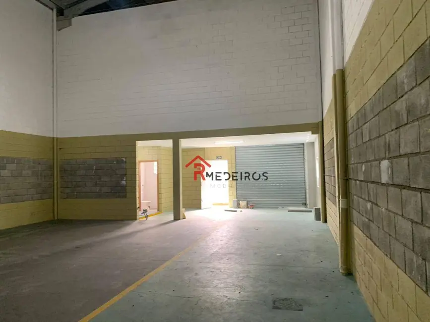 Armazém / Galpão à venda e para alugar, 237m2 em Praia Grande - SP - imagem 8 Foto 8 de Armazém / Galpão à venda e para alugar, 237m2 em Praia Grande - SP