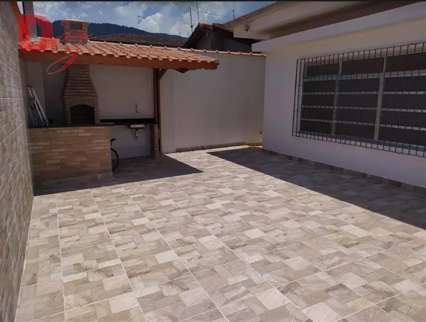 Foto 2 de Casa com 4 quartos à venda, 250m2 em Solemar, Praia Grande - SP