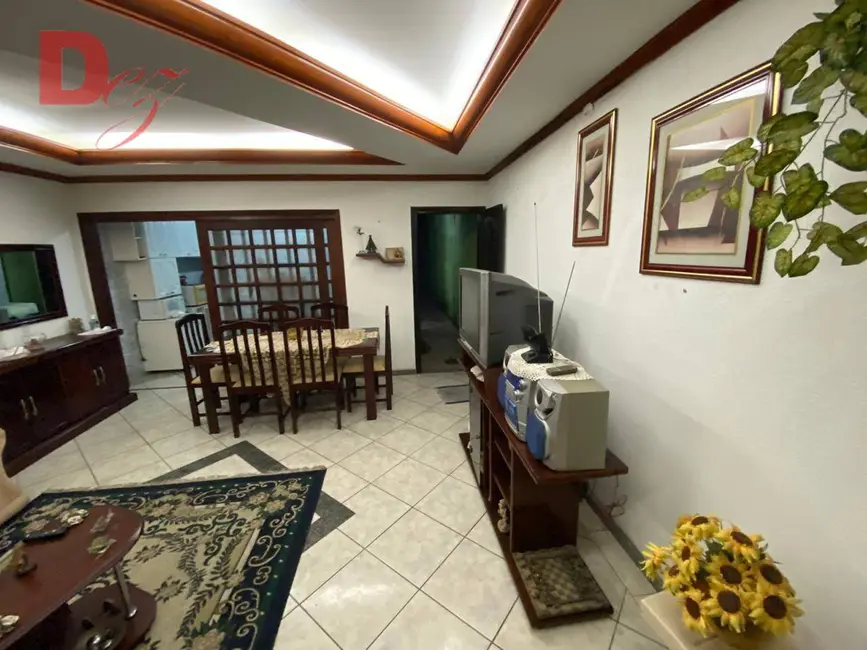 Casa com 3 quartos à venda, 250m2 em Ocian, Praia Grande - SP - imagem 3 Foto 3 de Casa com 3 quartos à venda, 250m2 em Ocian, Praia Grande - SP