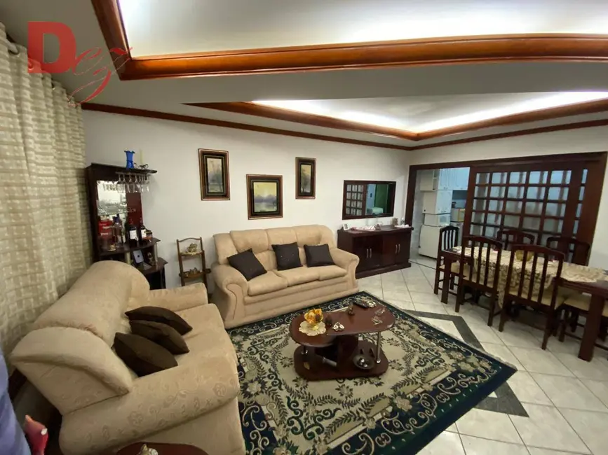 Casa com 3 quartos à venda, 250m2 em Ocian, Praia Grande - SP - imagem 1 Foto 1 de Casa com 3 quartos à venda, 250m2 em Ocian, Praia Grande - SP