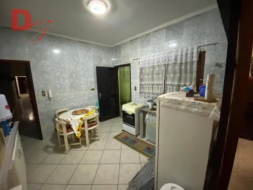 Casa com 3 quartos à venda, 250m2 em Ocian, Praia Grande - SP - imagem 5 Foto 5 de Casa com 3 quartos à venda, 250m2 em Ocian, Praia Grande - SP