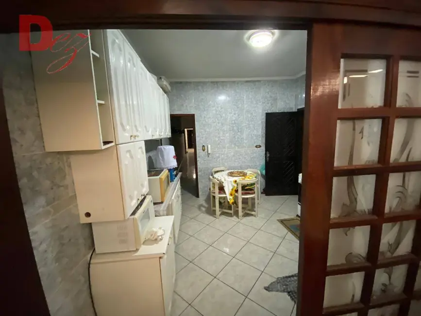 Casa com 3 quartos à venda, 250m2 em Ocian, Praia Grande - SP - imagem 4 Foto 4 de Casa com 3 quartos à venda, 250m2 em Ocian, Praia Grande - SP