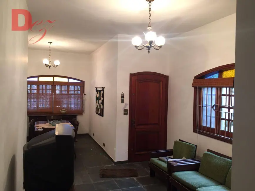 Casa com 3 quartos à venda, 250m2 em Praia Grande - SP - imagem 4 Foto 4 de Casa com 3 quartos à venda, 250m2 em Praia Grande - SP