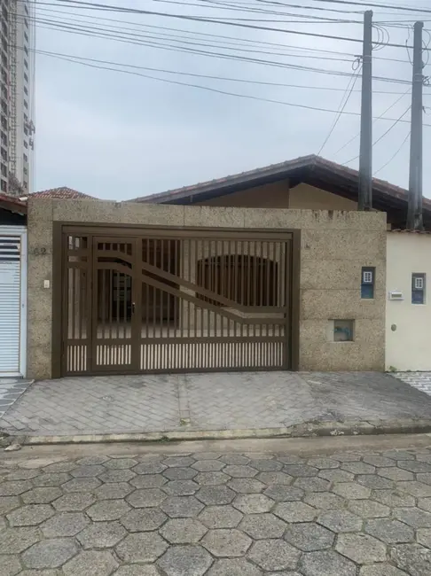 Casa com 2 quartos à venda, 112m2 em Praia Grande - SP - imagem 1 Foto 1 de Casa com 2 quartos à venda, 112m2 em Praia Grande - SP
