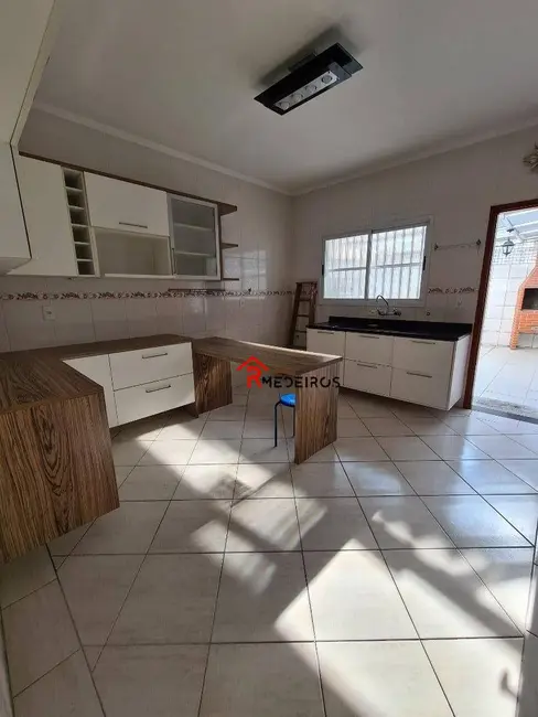 Sobrado com 3 quartos à venda, 136m2 em Canto do Forte, Praia Grande - SP - imagem 8 Foto 8 de Sobrado com 3 quartos à venda, 136m2 em Canto do Forte, Praia Grande - SP