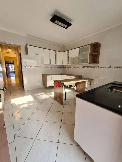 Sobrado com 3 quartos à venda, 136m2 em Canto do Forte, Praia Grande - SP - imagem 1 Foto 1 de Sobrado com 3 quartos à venda, 136m2 em Canto do Forte, Praia Grande - SP