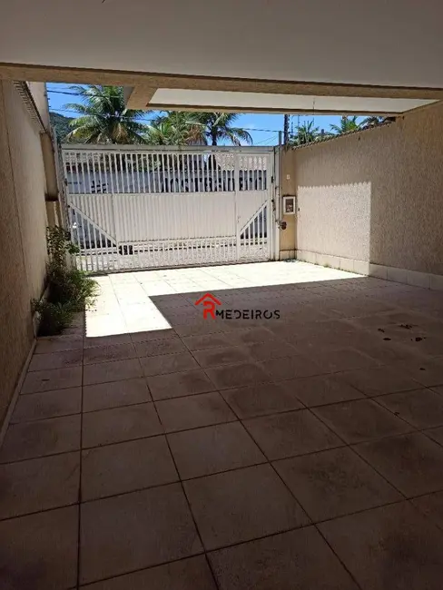 Sobrado com 4 quartos à venda, 215m2 em Canto do Forte, Praia Grande - SP - imagem 5 Foto 5 de Sobrado com 4 quartos à venda, 215m2 em Canto do Forte, Praia Grande - SP