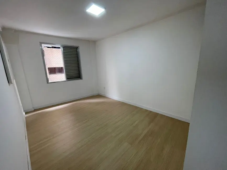 Apartamento com 2 quartos à venda, 65m2 em Aviação, Praia Grande - SP - imagem 7 Foto 7 de Apartamento com 2 quartos à venda, 65m2 em Aviação, Praia Grande - SP
