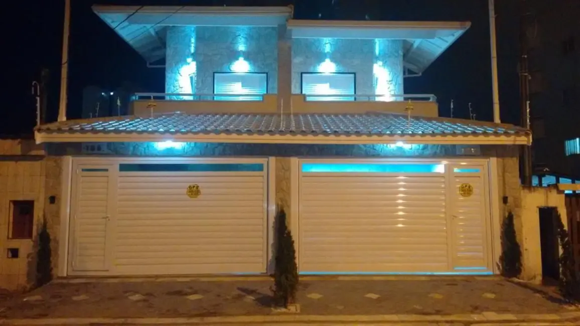 Foto 2 de Sobrado com 3 quartos à venda, 158m2 em Mirim, Praia Grande - SP