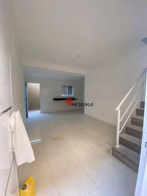 Foto 2 de Sobrado com 2 quartos à venda, 51m2 em Ocian, Praia Grande - SP