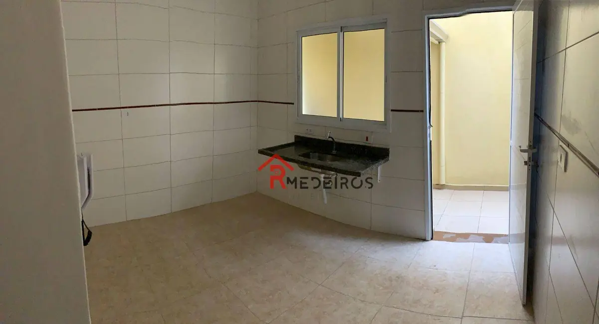 Foto 4 de Sobrado com 2 quartos à venda, 51m2 em Maracanã, Praia Grande - SP