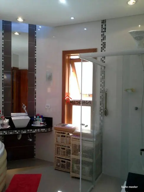 Casa de Condomínio com 2 quartos à venda, 150m2 em Praia Grande - SP - imagem 8 Foto 8 de Casa de Condomínio com 2 quartos à venda, 150m2 em Praia Grande - SP