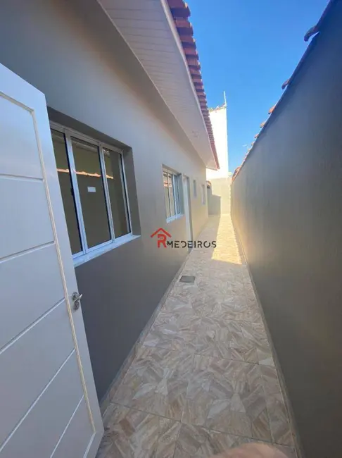 Foto 2 de Casa de Condomínio com 2 quartos à venda, 120m2 em Mirim, Praia Grande - SP