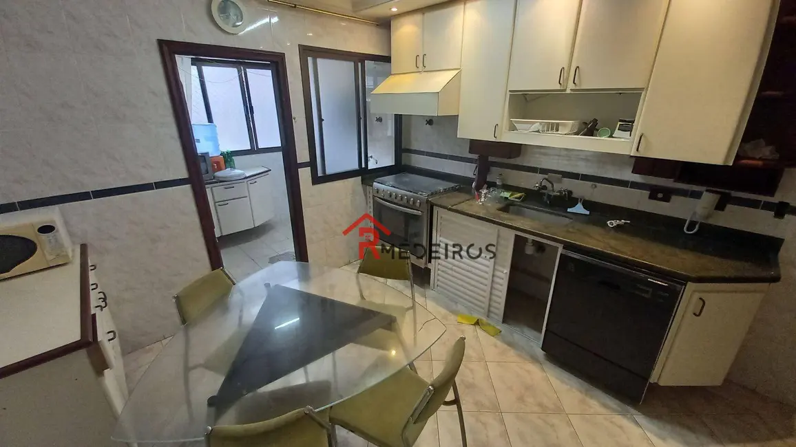 Apartamento com 4 quartos à venda, 270m2 em Guilhermina, Praia Grande - SP - imagem 9 Foto 9 de Apartamento com 4 quartos à venda, 270m2 em Guilhermina, Praia Grande - SP