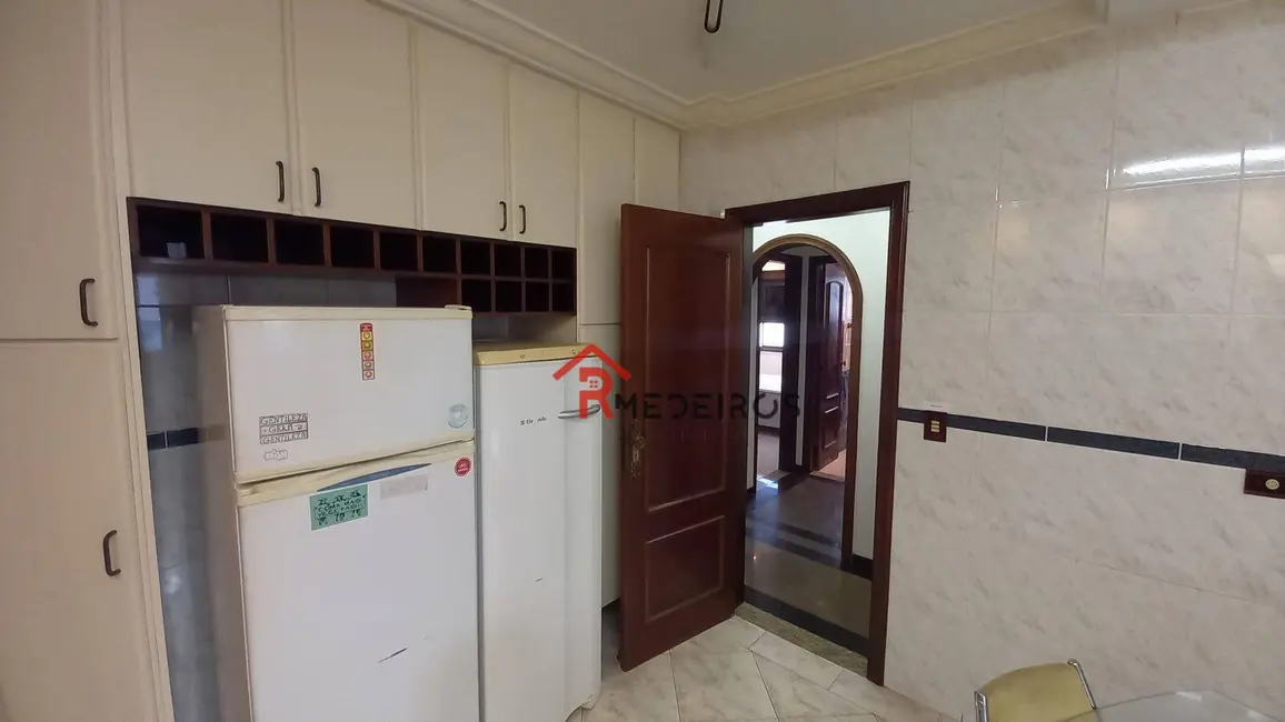 Apartamento com 4 quartos à venda, 270m2 em Guilhermina, Praia Grande - SP - imagem 8 Foto 8 de Apartamento com 4 quartos à venda, 270m2 em Guilhermina, Praia Grande - SP