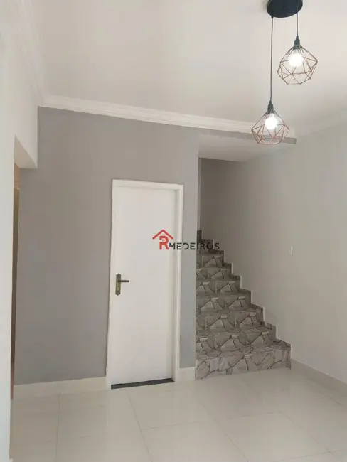 Foto 3 de Sobrado com 3 quartos à venda, 78m2 em Praia Grande - SP