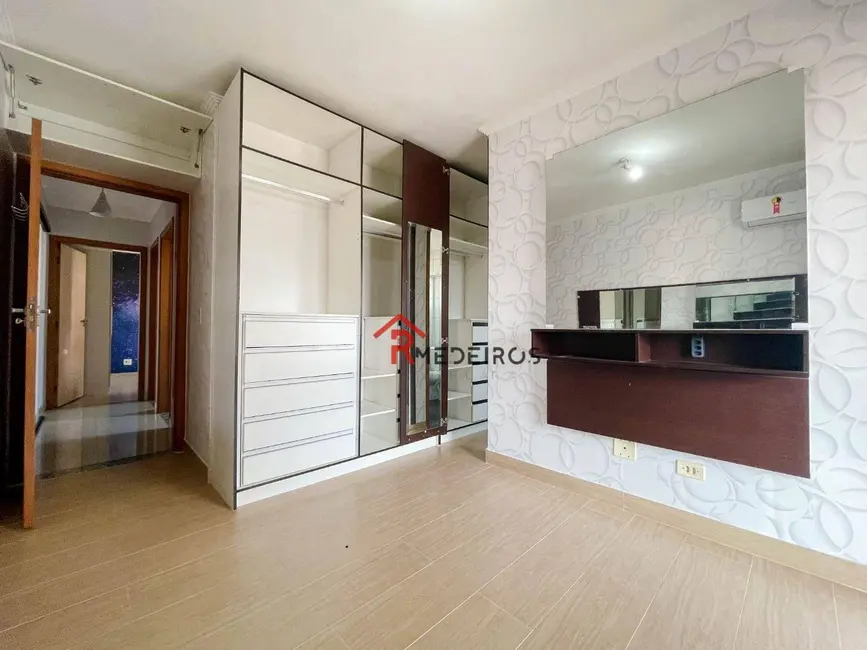 Apartamento com 3 quartos à venda, 120m2 em Aviação, Praia Grande - SP - imagem 7 Foto 7 de Apartamento com 3 quartos à venda, 120m2 em Aviação, Praia Grande - SP