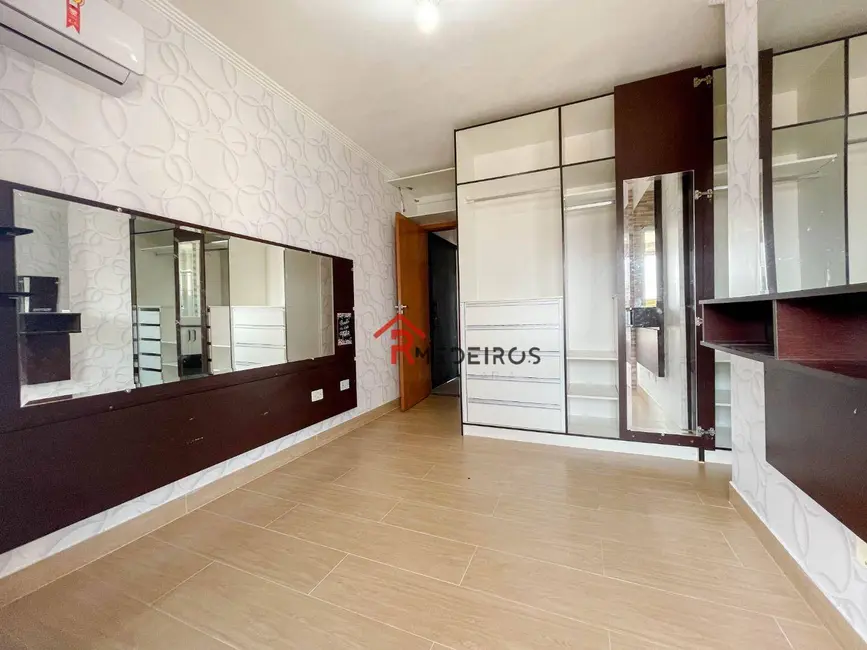 Apartamento com 3 quartos à venda, 120m2 em Aviação, Praia Grande - SP - imagem 6 Foto 6 de Apartamento com 3 quartos à venda, 120m2 em Aviação, Praia Grande - SP