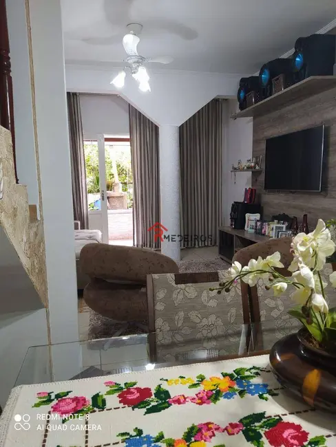 Sobrado com 4 quartos à venda, 388m2 em Mirim, Praia Grande - SP - imagem 8 Foto 8 de Sobrado com 4 quartos à venda, 388m2 em Mirim, Praia Grande - SP