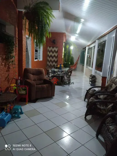 Sobrado com 4 quartos à venda, 388m2 em Mirim, Praia Grande - SP - imagem 5 Foto 5 de Sobrado com 4 quartos à venda, 388m2 em Mirim, Praia Grande - SP