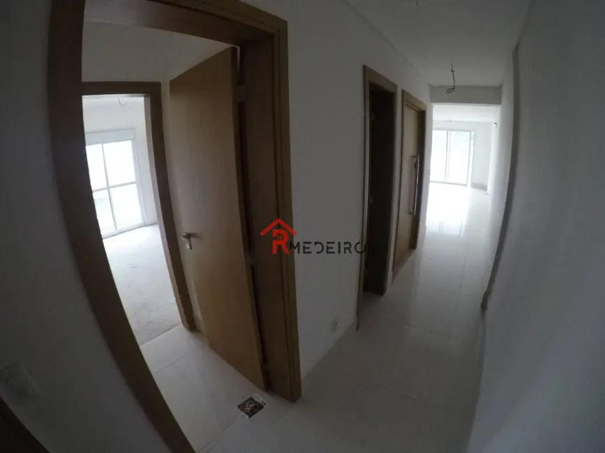 Apartamento com 3 quartos à venda, 150m2 em Canto do Forte, Praia Grande - SP - imagem 4 Foto 4 de Apartamento com 3 quartos à venda, 150m2 em Canto do Forte, Praia Grande - SP