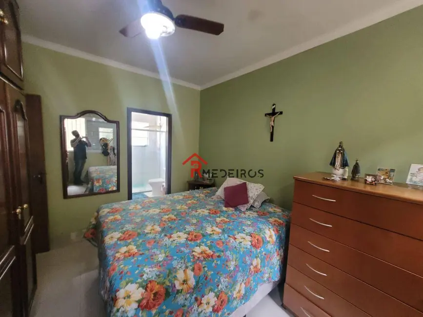 Foto 9 de Casa com 3 quartos à venda, 480m2 em Mirim, Praia Grande - SP