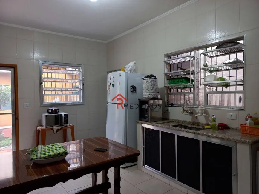 Casa com 3 quartos à venda, 320m2 em Aviação, Praia Grande - SP - imagem 9 Foto 9 de Casa com 3 quartos à venda, 320m2 em Aviação, Praia Grande - SP