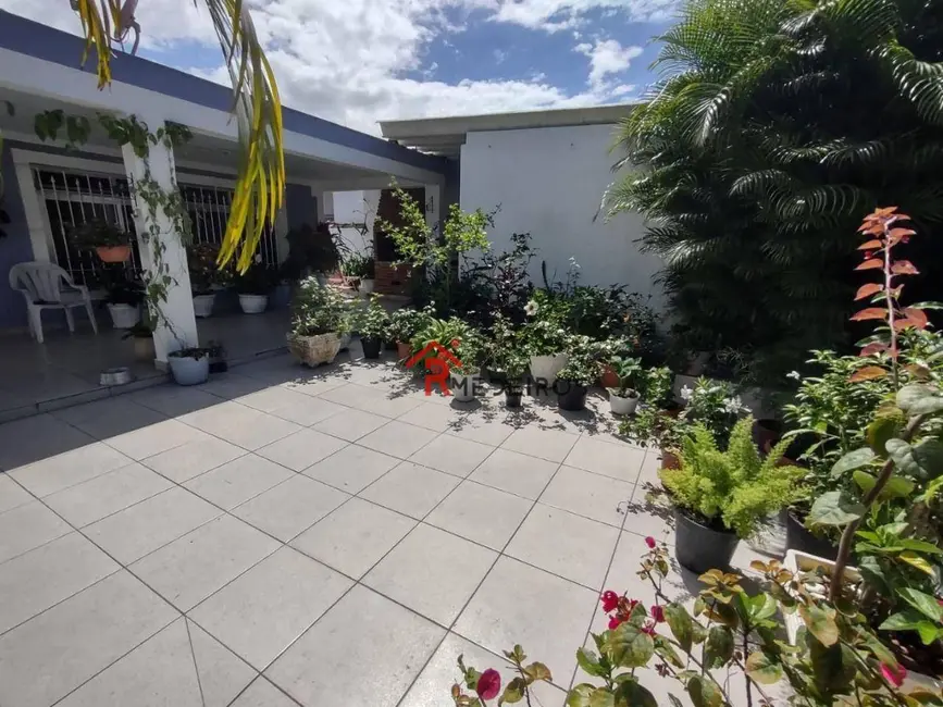 Casa com 2 quartos à venda, 170m2 em Canto do Forte, Praia Grande - SP - imagem 1 Foto 1 de Casa com 2 quartos à venda, 170m2 em Canto do Forte, Praia Grande - SP