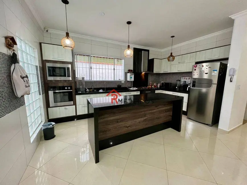 Casa com 3 quartos à venda, 208m2 em Praia Grande - SP - imagem 9 Foto 9 de Casa com 3 quartos à venda, 208m2 em Praia Grande - SP