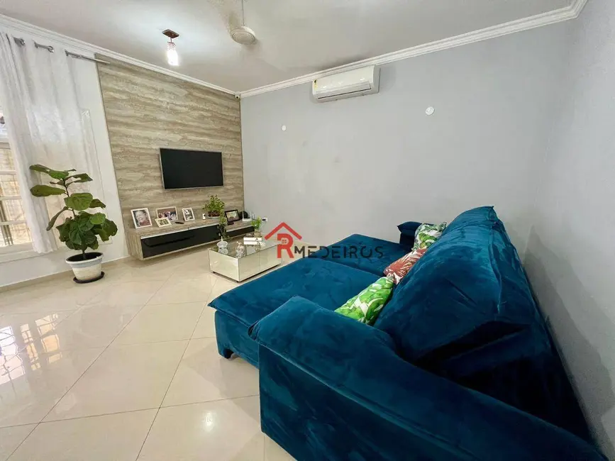 Casa com 3 quartos à venda, 208m2 em Praia Grande - SP - imagem 6 Foto 6 de Casa com 3 quartos à venda, 208m2 em Praia Grande - SP