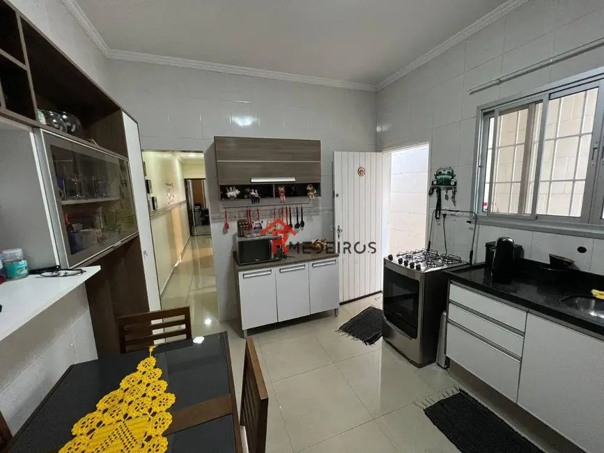 Foto 7 de Casa com 2 quartos à venda, 132m2 em Aviação, Praia Grande - SP