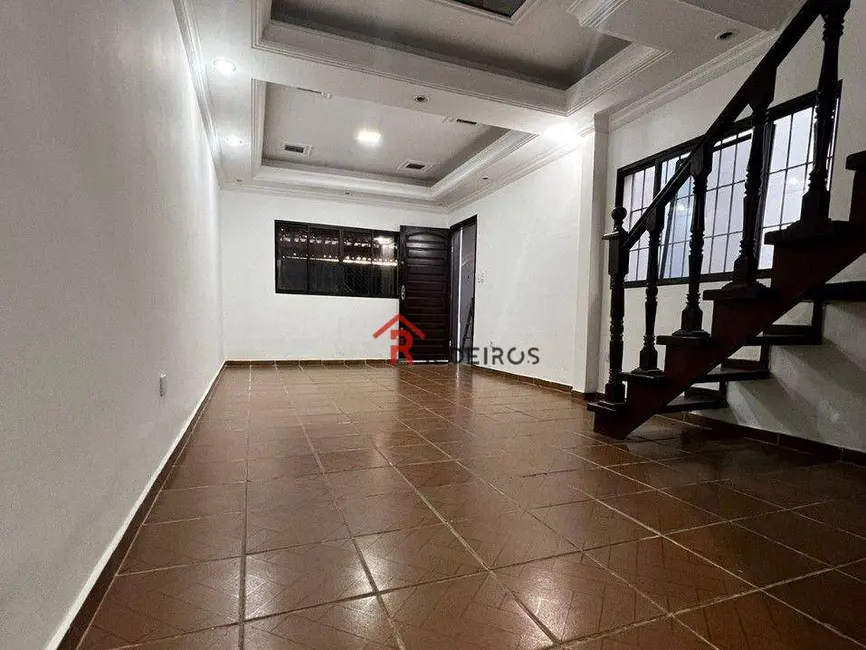 Foto 5 de Casa com 2 quartos à venda, 105m2 em Maracanã, Praia Grande - SP