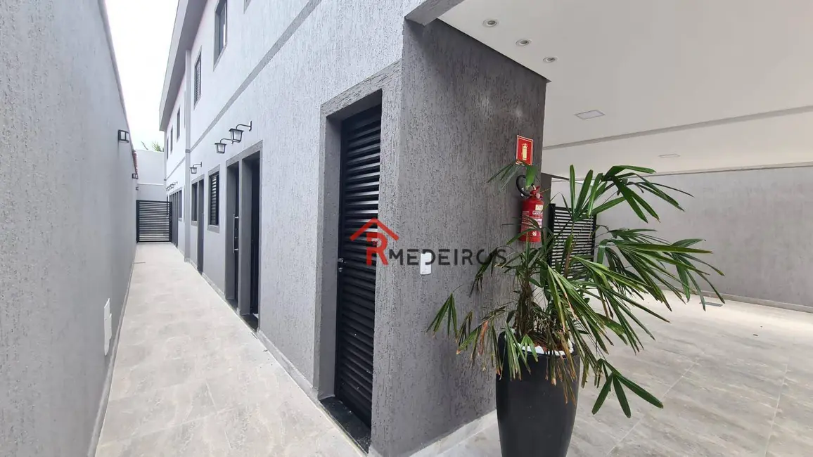 Casa com 2 quartos à venda, 72m2 em Praia Grande - SP - imagem 4 Foto 4 de Casa com 2 quartos à venda, 72m2 em Praia Grande - SP