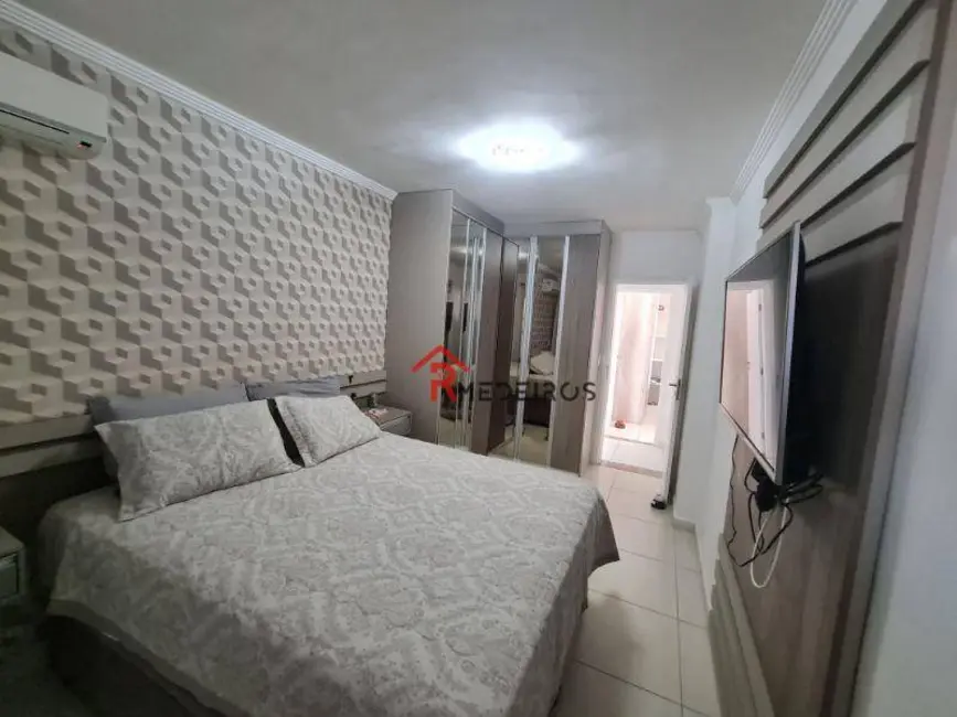 Foto 6 de Apartamento com 3 quartos à venda, 162m2 em Praia Grande - SP