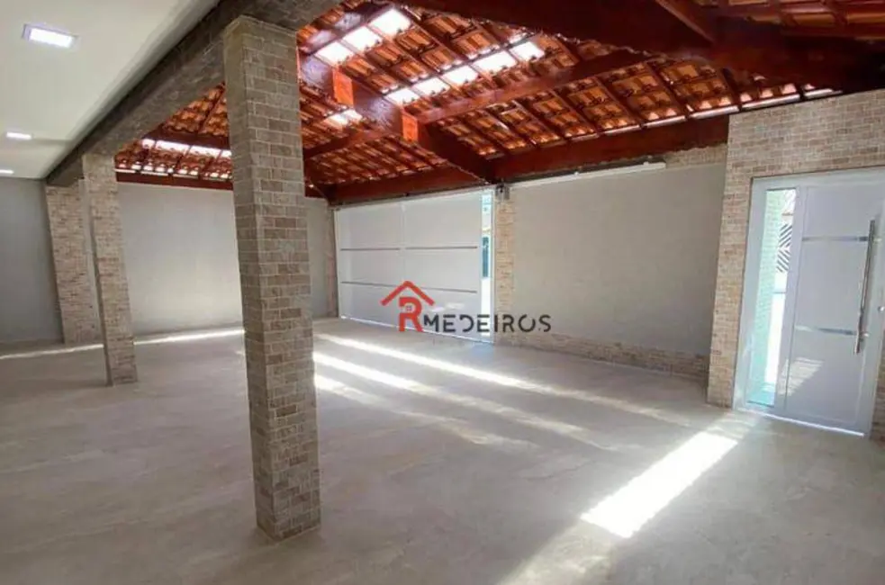 Casa com 3 quartos à venda, 170m2 em Praia Grande - SP - imagem 3 Foto 3 de Casa com 3 quartos à venda, 170m2 em Praia Grande - SP