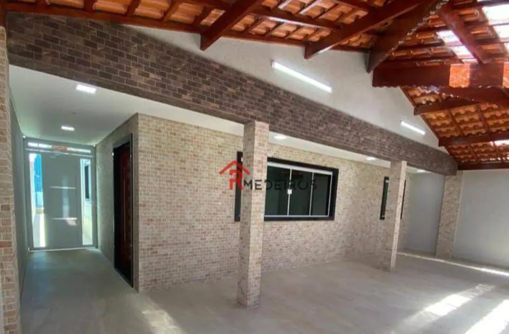 Casa com 3 quartos à venda, 170m2 em Praia Grande - SP - imagem 2 Foto 2 de Casa com 3 quartos à venda, 170m2 em Praia Grande - SP