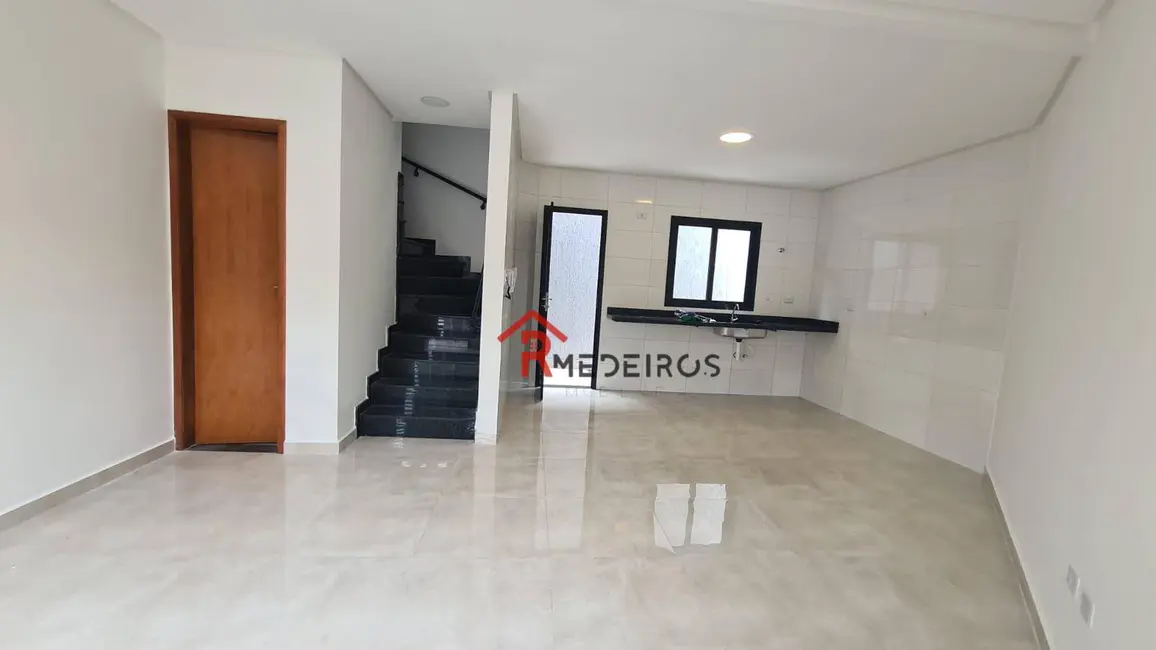 Foto 2 de Casa de Condomínio com 2 quartos à venda, 120m2 em Praia Grande - SP