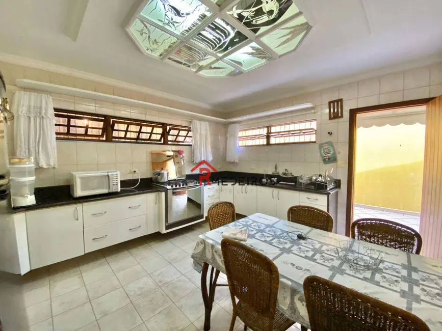 Foto 5 de Casa com 4 quartos à venda, 720m2 em Canto do Forte, Praia Grande - SP