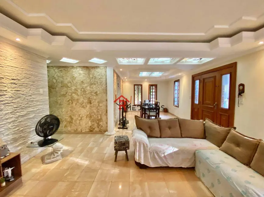 Foto 4 de Casa com 4 quartos à venda, 720m2 em Canto do Forte, Praia Grande - SP