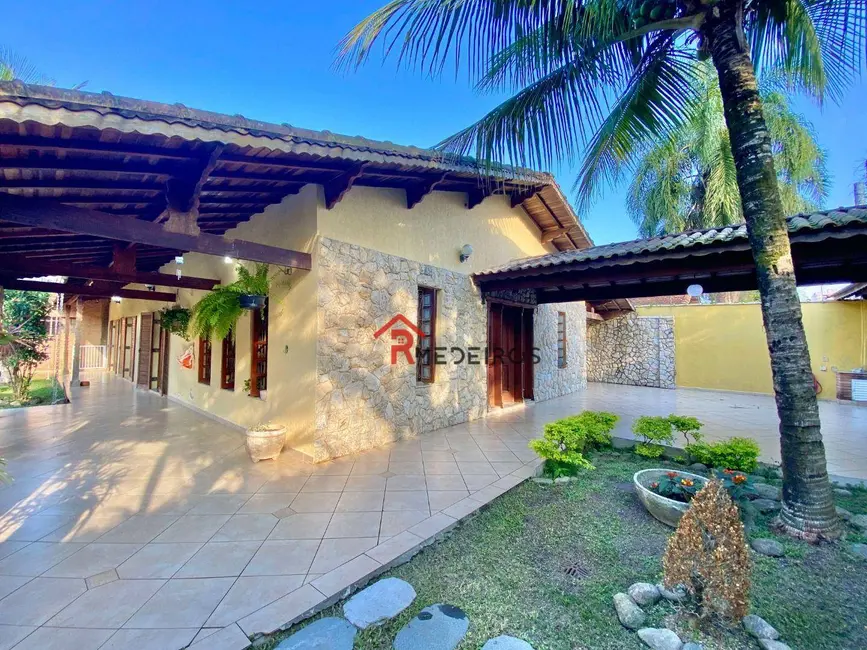 Foto 2 de Casa com 4 quartos à venda, 720m2 em Canto do Forte, Praia Grande - SP