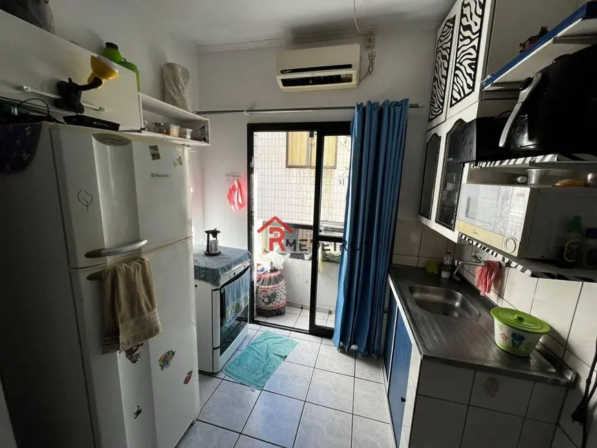 Foto 3 de Kitnet com 1 quarto à venda, 50m2 em Canto do Forte, Praia Grande - SP